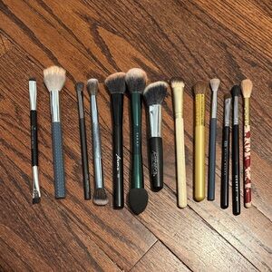 Morphe Mixed Handle Makeup Brush Collection in Black, Gold, Green, Cream, Red